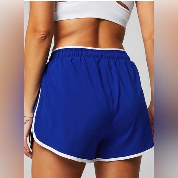 NWT Fabletics Heritage Dolphin Shorts Medium Item# 9V - Picture 2 of 7